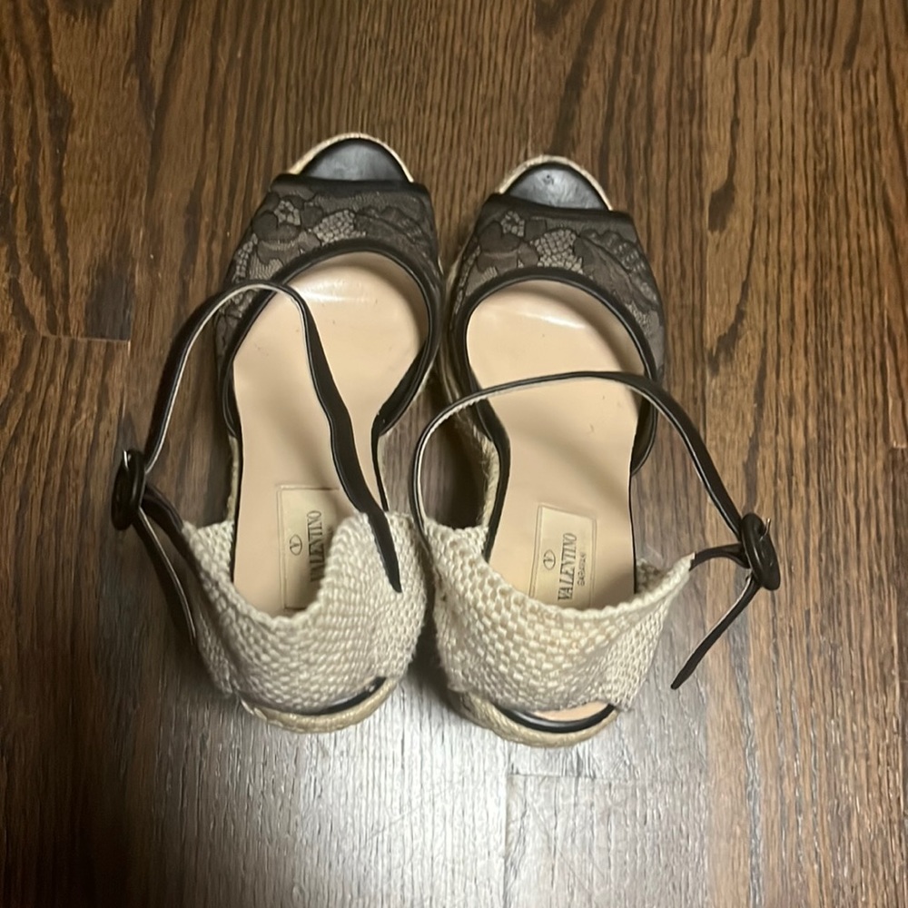 Authentic Valentino garavani wedges